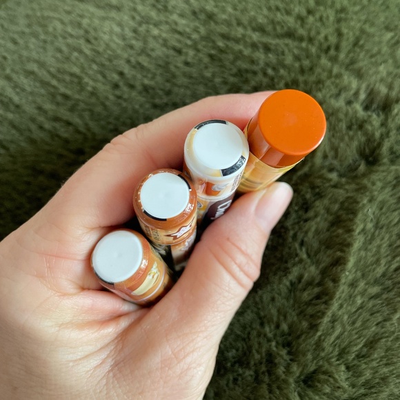 SET OF 4 SEASONAL CHAPSTICKS/BURT'S BEES LIP BALM NEW - Picture 2 of 2